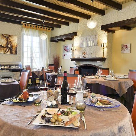 Logis Hotels Restaurant Le Dauphin Salbris Exteriér fotografie