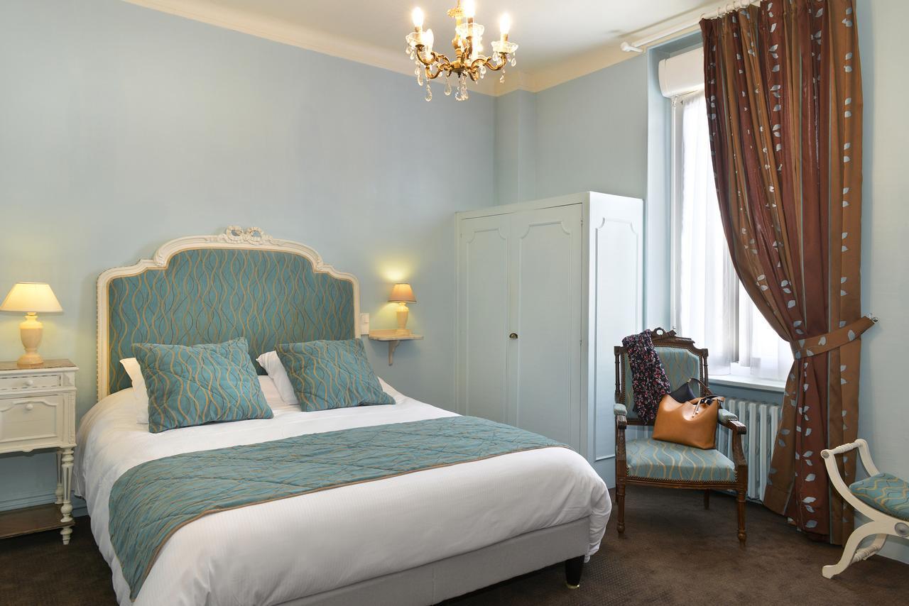 Logis Hotels Restaurant Le Dauphin Salbris Exteriér fotografie